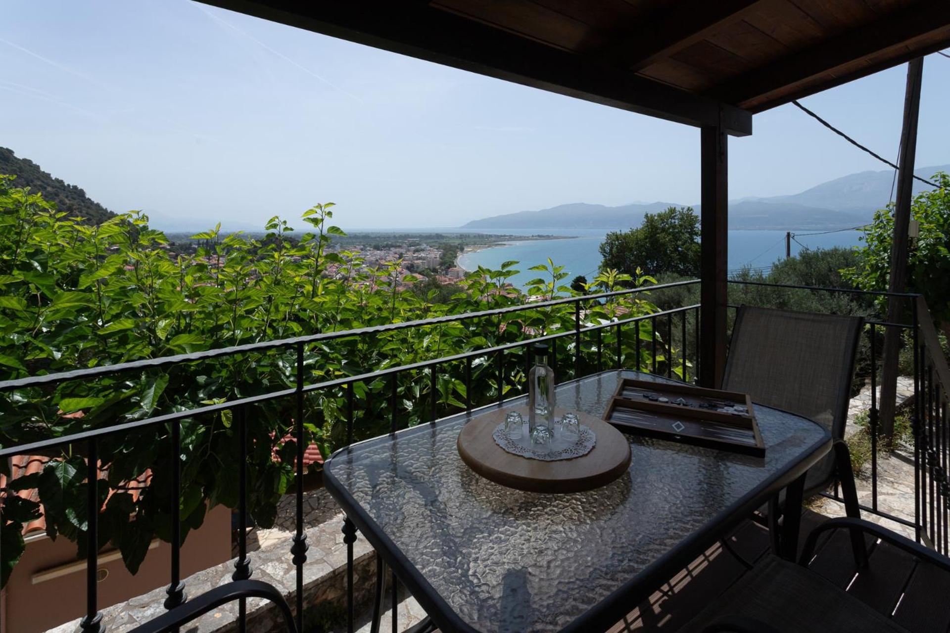 To Spiti Sto Castro Apartment Nafpaktos Exterior photo